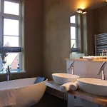 Alte Apotheke Hotel *